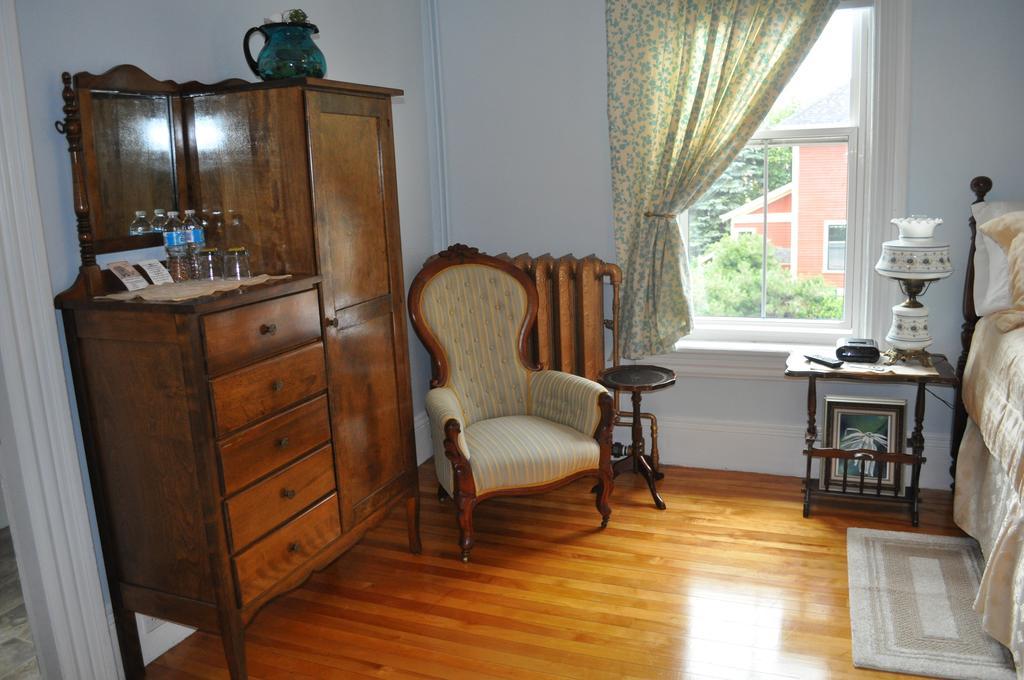 Summerside Inn Bed And Breakfast Ruang foto